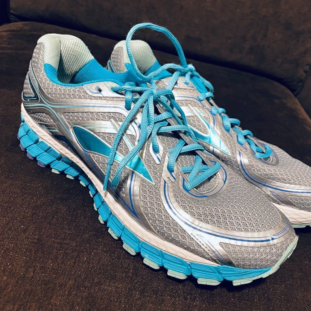 Excellent Brooks adrenaline GTS 16 women’s 10 (D) Wide Silver Turquoise 42 EUR